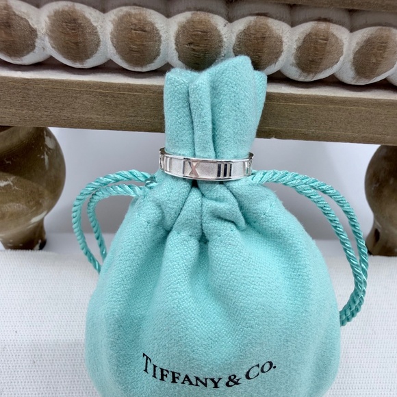 New Tiffany & Co Atlas Band Ring in Silver, Sz 5 - Picture 2 of 5